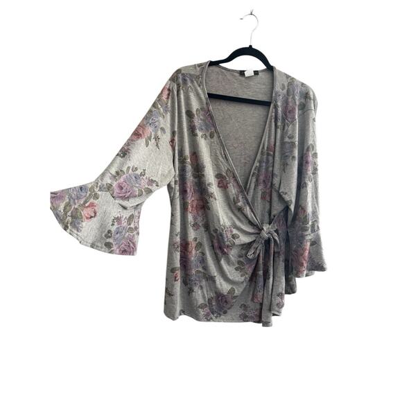 Jennie & Marlis Plus Size 3X Wrap Tie Top Bell Sleeve Gray Floral Knit Top #4014 - Picture 1 of 10